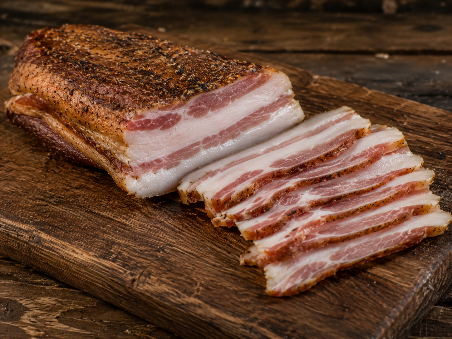 Bacon artesanal curado y ahumado